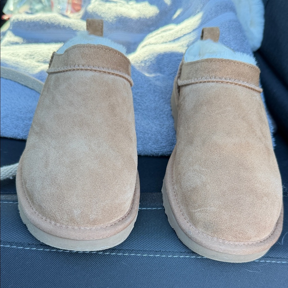 UGG Womens Micro Boot - Tan